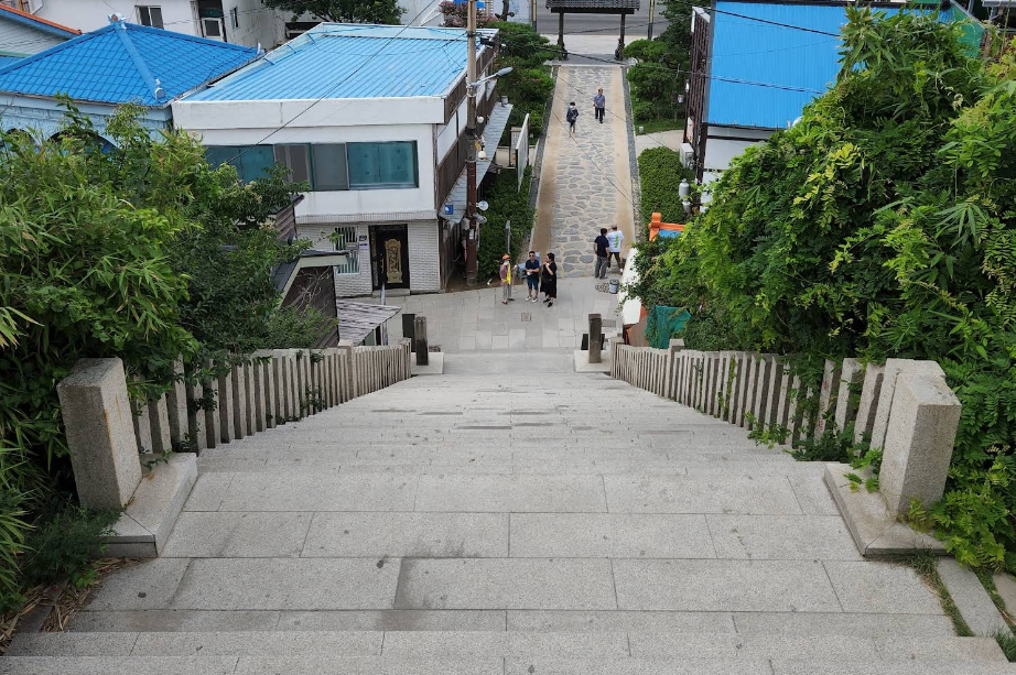 동백꽃 필 무렵 포스터 촬영지, 포항 구룡포 해안 전망 계단